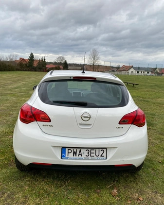 Opel Astra cena 16900 przebieg: 211000, rok produkcji 2012 z Wągrowiec małe 172